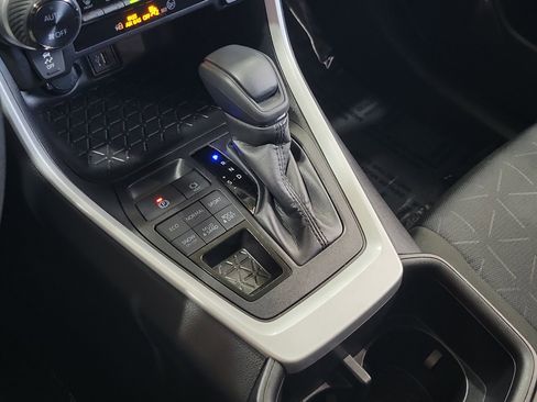 Certified 2025 Toyota RAV4 XLE image 31