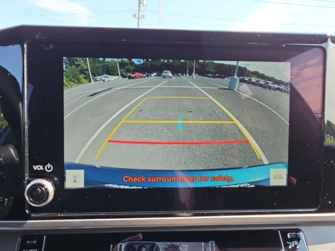 Used 2025 Toyota Camry SE FWD image 26
