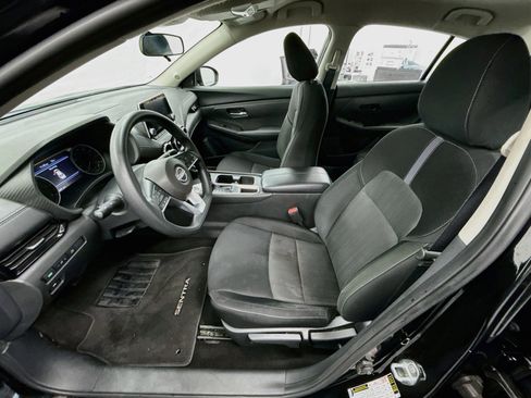 Used 2025 Nissan Sentra SV FWD image 13