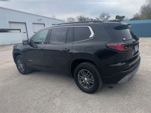 Used 2025 GMC Acadia Elevation image 6