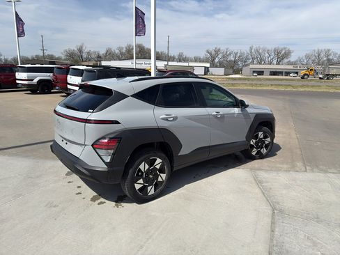 Used 2025 Hyundai Kona SEL image 5