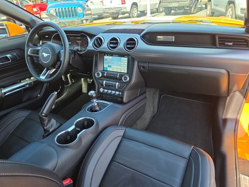 Used 2018 Ford Mustang GT Premium w/ Equipment Group 401A RWD image 23