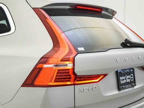 Certified 2023 Volvo XC60 B5 Plus w/ Climate Package AWD/4WD image 12