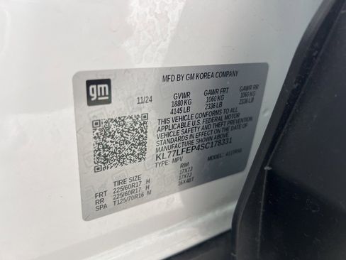 Used 2025 Chevrolet Trax LS image 29