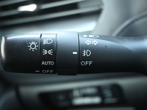 Used 2025 Subaru Forester Limited w/ Popular Package #2 image 29