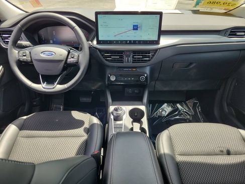 Certified 2025 Ford Escape SE FWD image 14