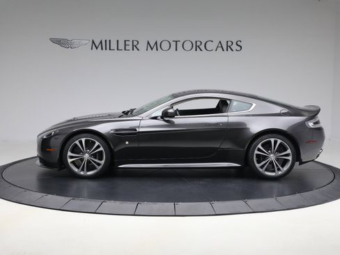 Used 2011 Aston Martin V12 Vantage Coupe image 3