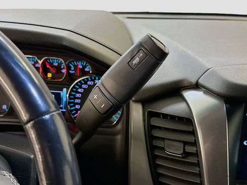 Used 2019 Chevrolet Suburban LT image 25