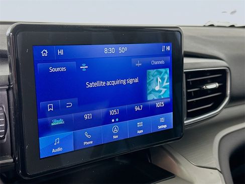 Used 2022 Ford Explorer XLT w/ Equipment Group 202A image 30