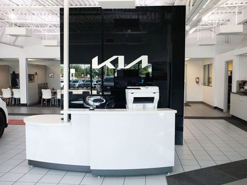 Used 2019 GMC Acadia SLT w/ Black Edition image 10