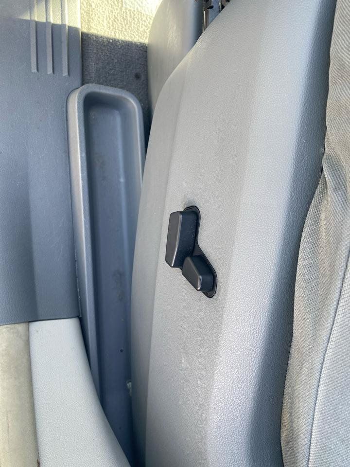 Used 2010 Chrysler Town & Country LX w/ PWR Convenience Group FWD image 16