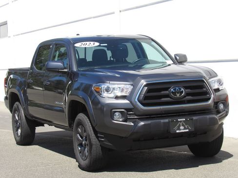 Certified 2023 Toyota Tacoma SR5 AWD/4WD image 2