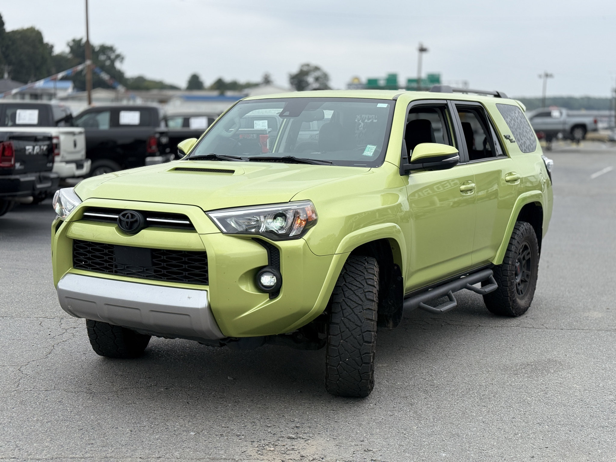 Used 2023 Toyota 4Runner TRD Off-Road Premium AWD/4WD image 4