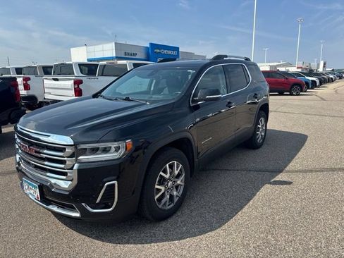 Used 2021 GMC Acadia SLT w/ Technology Package AWD/4WD image 3
