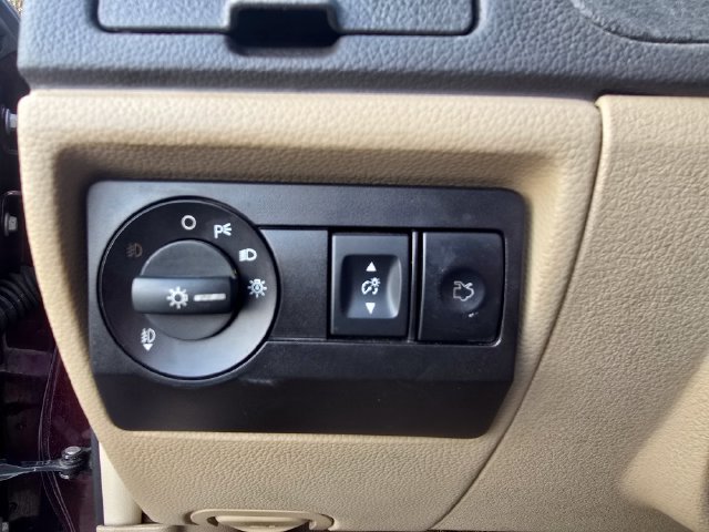 Used 2011 Ford Fusion SE w/ 202A Rapid Spec Order Code FWD image 17