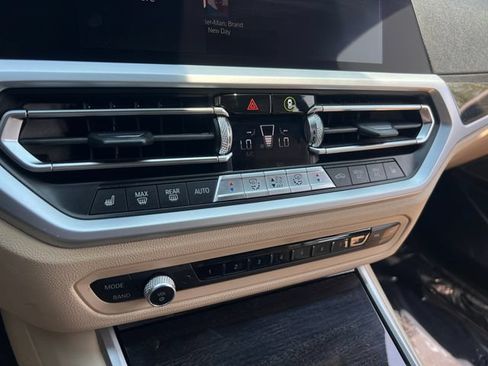 Used 2020 BMW 330i Sedan w/ M Sport Package RWD image 24