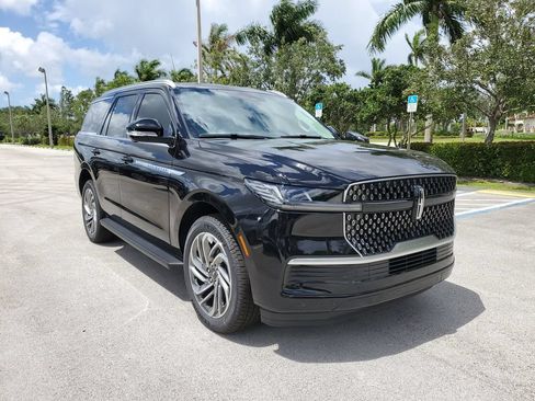 New 2026 Lincoln Navigator Premiere AWD/4WD image 30