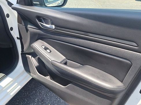 Certified 2025 Nissan Altima 2.5 SV FWD image 26