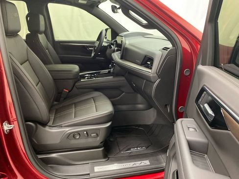 New 2025 Chevrolet Tahoe High Country image 15