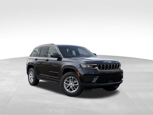 New 2026 Jeep Grand Cherokee Laredo image 5