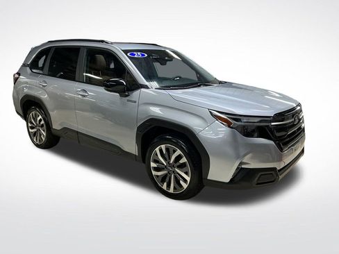 Used 2025 Subaru Forester Touring image 13