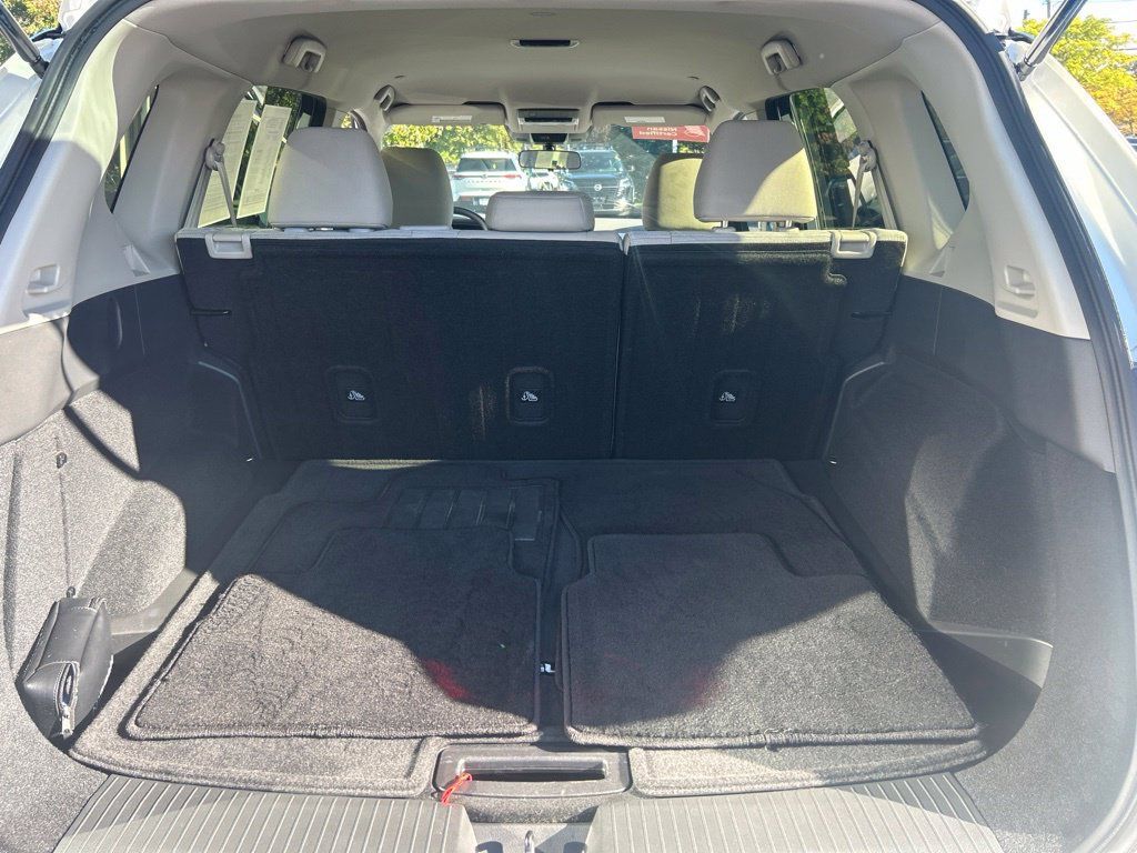 Certified 2023 Nissan Rogue SV AWD/4WD image 21