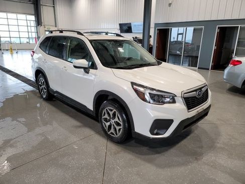 Used 2021 Subaru Forester Premium AWD/4WD image 1