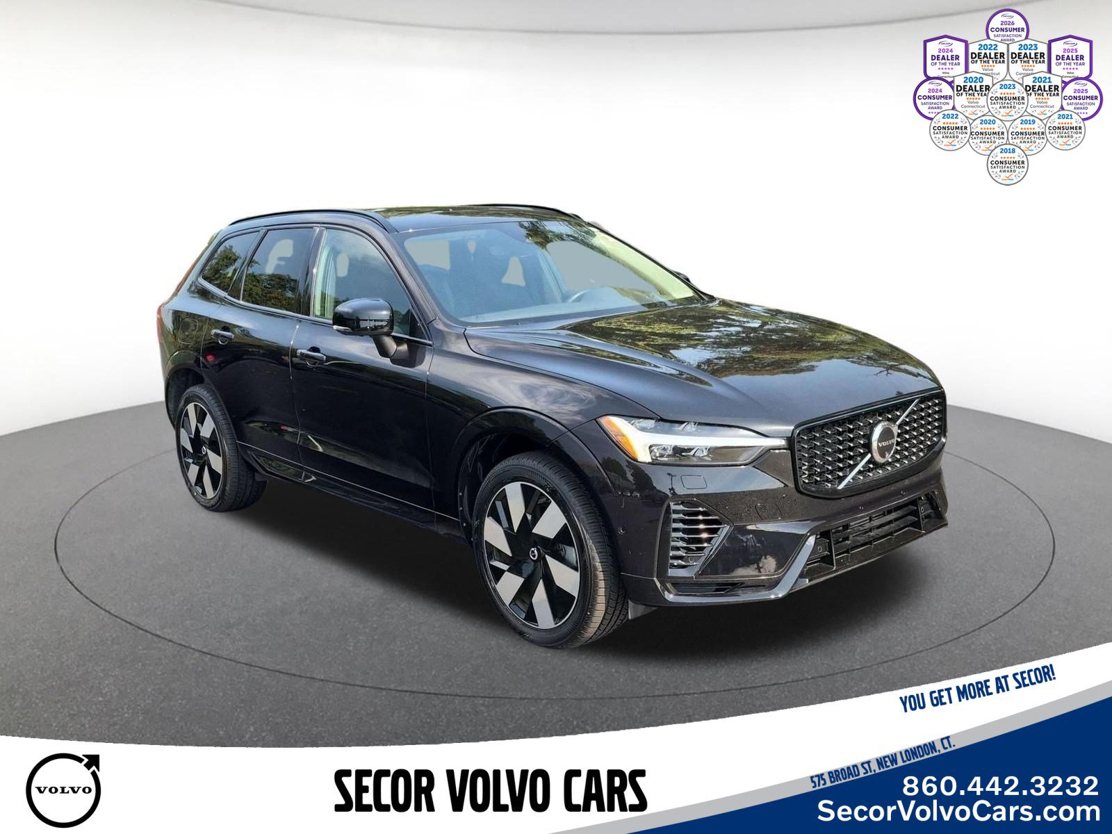 Certified 2024 Volvo XC60 T8 Plus w/ Protection Package Premier AWD/4WD image 3