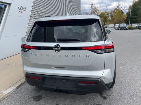 Used 2022 Nissan Pathfinder SV image 26