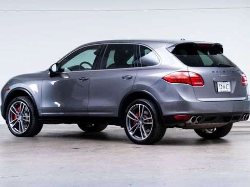 Used 2011 Porsche Cayenne Turbo AWD/4WD image 4