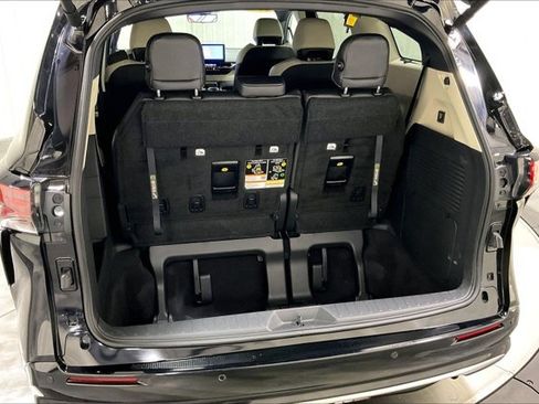 Used 2025 Toyota Sienna Limited AWD/4WD image 39