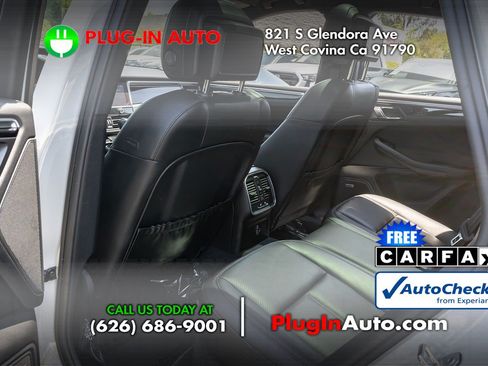 Used 2022 Porsche Macan AWD/4WD image 10