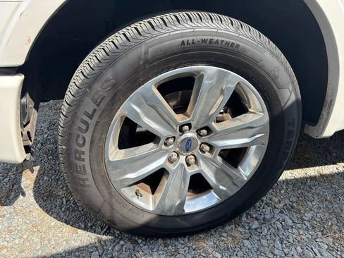 Used 2016 Ford F150 Platinum w/ Equipment Group 701A Luxury image 7