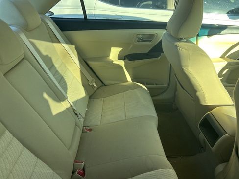 Used 2016 Toyota Camry LE image 4