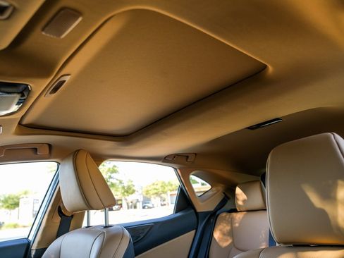 Used 2023 Lexus NX 250 FWD w/ Premium Package image 5