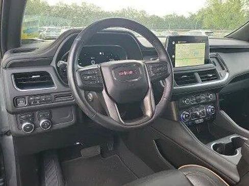 Used 2022 GMC Yukon AT4 AWD/4WD image 7