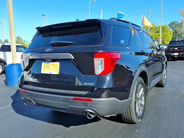 Certified 2021 Ford Explorer XLT w/ Equipment Group 202A AWD/4WD image 4