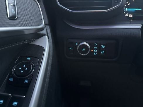 Used 2022 Ford Explorer XLT w/ Equipment Group 202A image 21