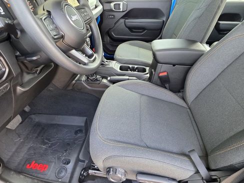 New 2026 Jeep Gladiator Sport image 7