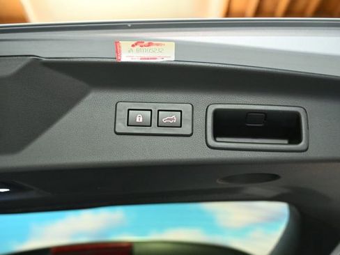 Certified 2025 Subaru Forester Limited image 45