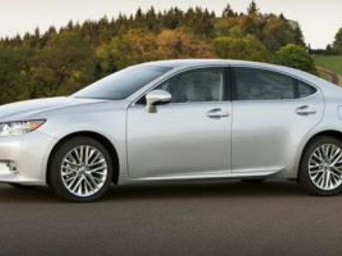 Used 2014 Lexus ES 350 w/ Luxury Package FWD image 1