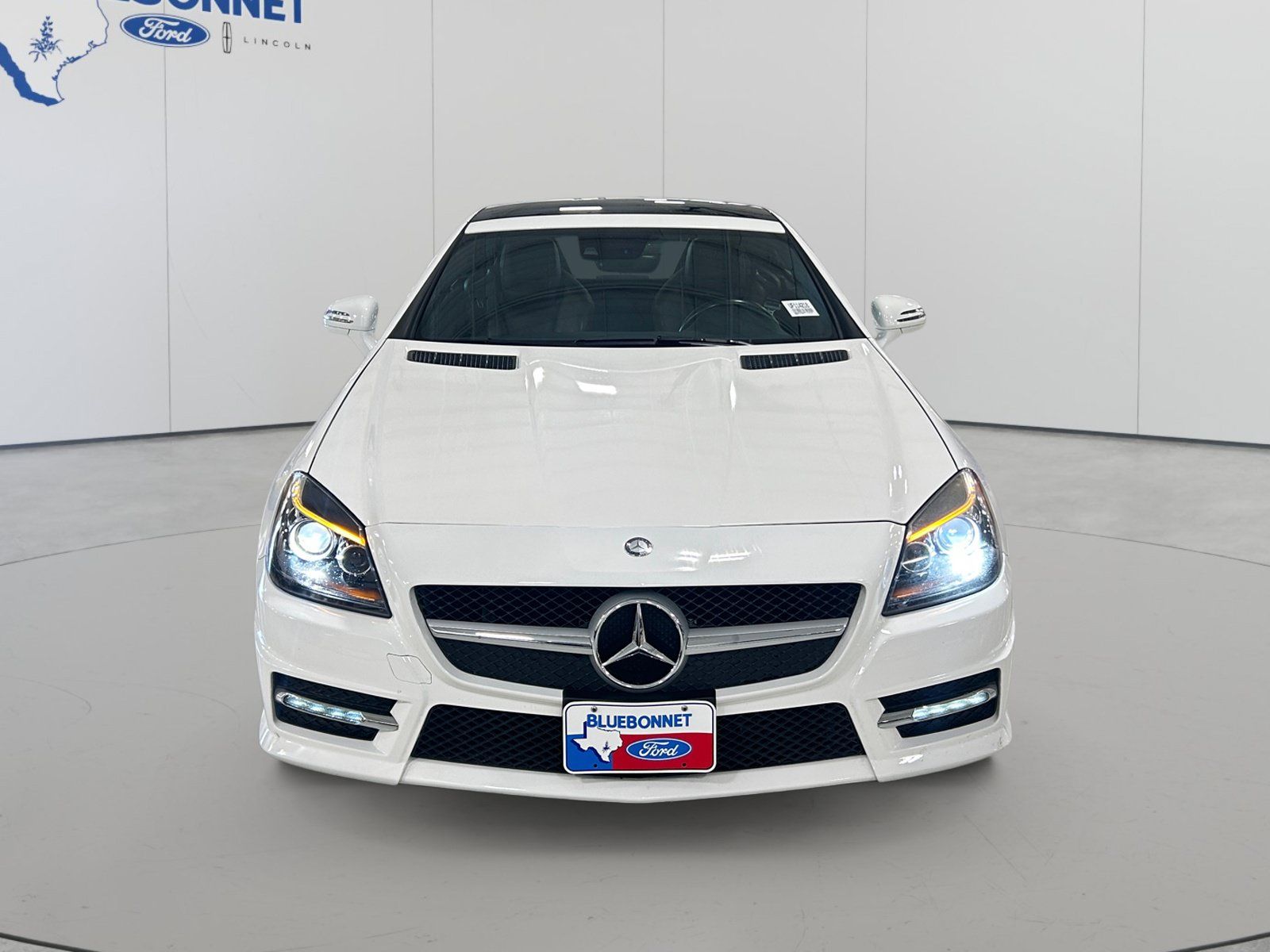 Used 2015 Mercedes-Benz SLK 250 image 2