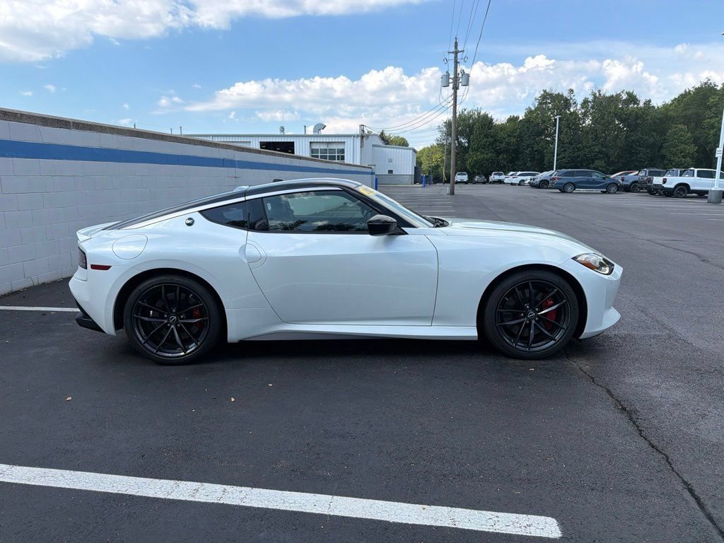 Used 2023 Nissan Z w/ Floor Mat Package (L93) RWD image 6