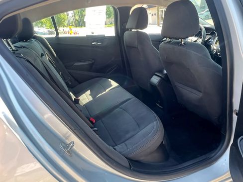 Used 2018 Chevrolet Cruze LT FWD image 28