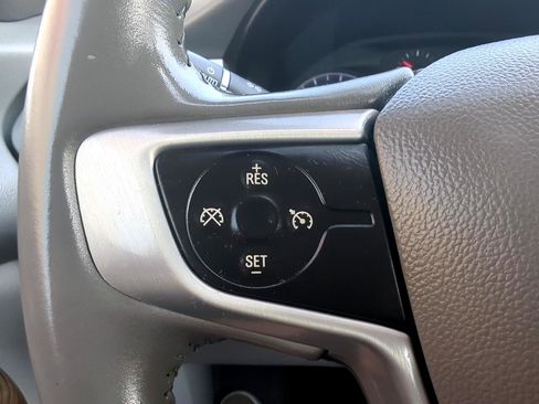 Used 2018 GMC Acadia SLE image 17