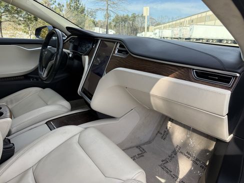 Used 2018 Tesla Model S 75D image 23