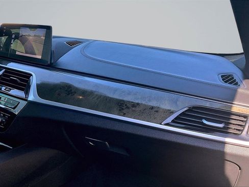 Used 2018 BMW 530i xDrive 530i xDrive image 26