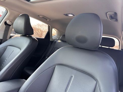 Used 2025 Hyundai Kona Limited image 19