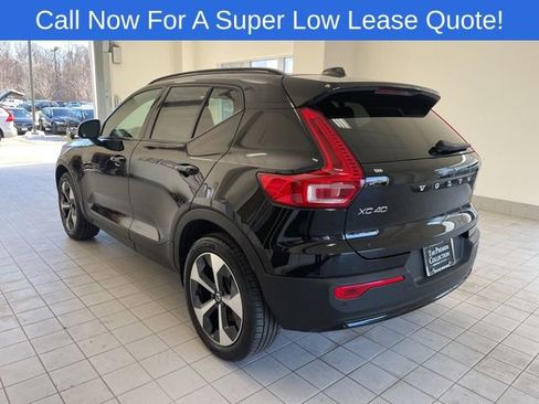 Used 2026 Volvo XC40 B5 Core w/ Climate Package AWD/4WD image 2