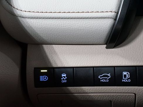 Certified 2020 Toyota Camry LE FWD image 21